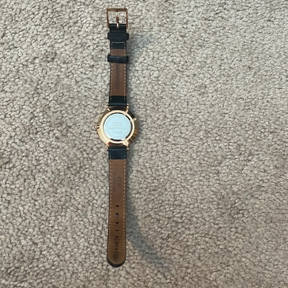 Daniel Wellington Petite Sheffield 32MM black/rose gold watch - Picture 3 of 6